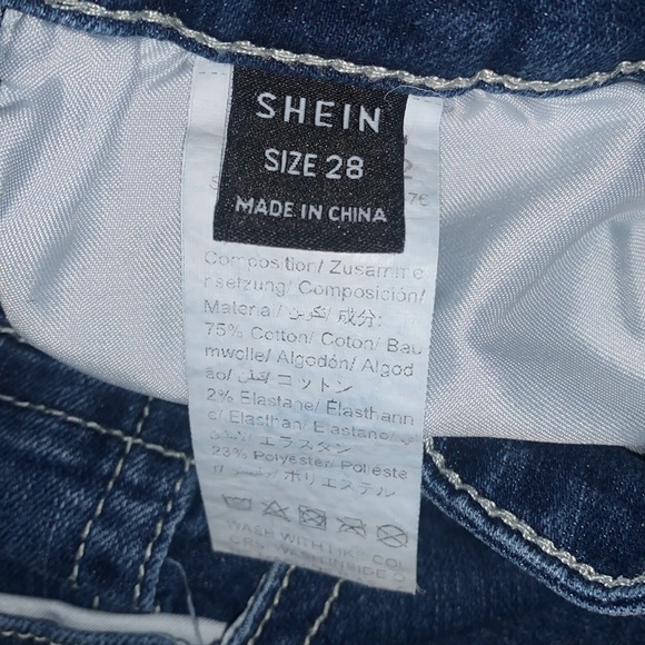 Shein Embroidery flared jeans - Picture 7 of 7